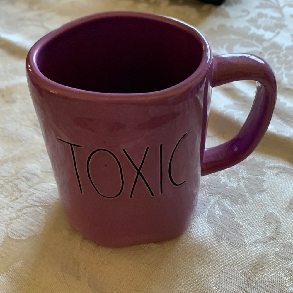 Rae Dunn mug. “Toxic”